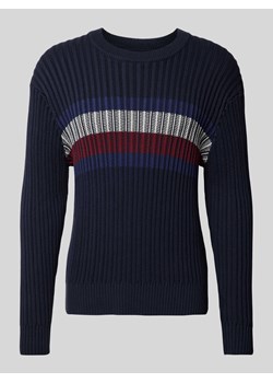 Sweter z dzianiny z prążkowanymi wykończeniami ze sklepu Peek&Cloppenburg  w kategorii Swetry męskie - zdjęcie 174791050