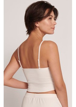 Sloggi GO Ribbed Crop kremowy top 10215245, Kolor kremowy, Rozmiar L, Sloggi ze sklepu Primodo w kategorii Podkoszulki i halki - zdjęcie 174909921
