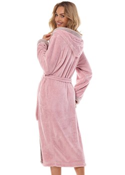Szlafrok damski długi z kapturem różowy 2419 Tess, Kolor różowy, Rozmiar 2XL, L&amp;L ze sklepu Primodo w kategorii Szlafroki damskie - zdjęcie 174951590