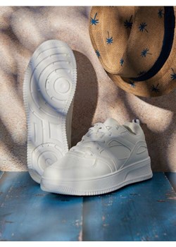 Sinsay - Sneakersy - biały ze sklepu Sinsay w kategorii Buty sportowe damskie - zdjęcie 174974244