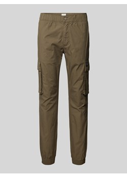 Spodnie cargo o kroju skinny fit z naszywką z logo ze sklepu Peek&Cloppenburg  w kategorii Spodnie męskie - zdjęcie 174985990