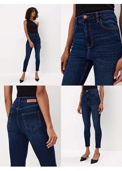 Mohito - Jeansy skinny PETITE - granatowy ze sklepu Mohito w kategorii Jeansy damskie - zdjęcie 175003380