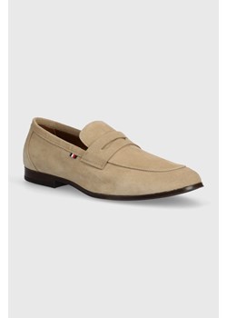 Tommy Hilfiger mokasyny zamszowe CASUAL LIGHT FLEXIBLE SDE LOAFER męskie kolor beżowy FM0FM04988 ze sklepu ANSWEAR.com w kategorii Mokasyny męskie - zdjęcie 175040581