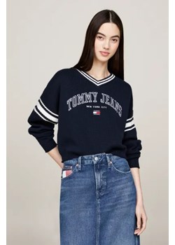 Tommy Jeans Sweter VARSITY | Regular Fit ze sklepu Gomez Fashion Store w kategorii Swetry damskie - zdjęcie 175045091