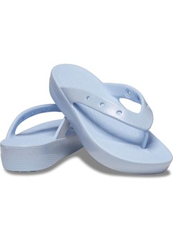 Crocs Japonki &quot;Classic&quot; w kolorze błękitnym ze sklepu Limango Polska w kategorii Klapki damskie - zdjęcie 175057090