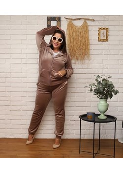 Dres damski z rozpinaną bluzą plus size beżowy (8216) ze sklepu goodlookin.pl w kategorii Dresy damskie - zdjęcie 175106013