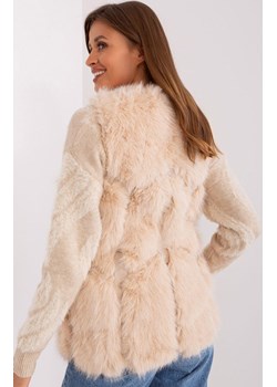 Beżowa kamizelka futrzana AT-KZ-2375.00P, Kolor beżowy, Rozmiar S/M, WOOL FASHION ITALIA ze sklepu Primodo w kategorii Kamizelki damskie - zdjęcie 175212204