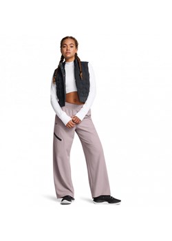 Damskie spodnie cargo Under Armour Unstoppable Wvn Wl Pant - beżowe ze sklepu Sportstylestory.com w kategorii Spodnie damskie - zdjęcie 175287691