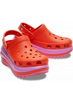 Klapki Crocs Mega Crush Clog 207988-84J pomarańczowe ze sklepu ButyModne.pl w kategorii Klapki damskie - zdjęcie 175324501