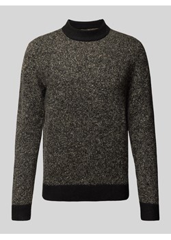 Sweter z dzianiny z detalem z logo model ‘COSPACE’ ze sklepu Peek&Cloppenburg  w kategorii Swetry męskie - zdjęcie 175351344