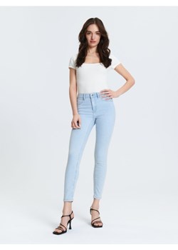 Sinsay - Jeansy skinny mid waist - niebieski ze sklepu Sinsay w kategorii Jeansy damskie - zdjęcie 175373624