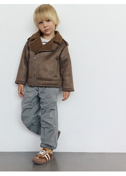 Reserved - Bawełniane spodnie parachute - ciemnoszary ze sklepu Reserved w kategorii Spodnie chłopięce - zdjęcie 175434112