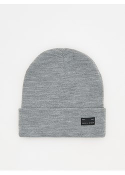 Reserved - Czapka beanie z naszywką - jasnoszary ze sklepu Reserved w kategorii Czapki zimowe męskie - zdjęcie 175434134
