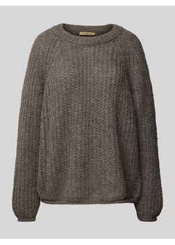 Sweter z dzianiny z prążkowanymi wykończeniami ze sklepu Peek&Cloppenburg  w kategorii Swetry damskie - zdjęcie 175454153