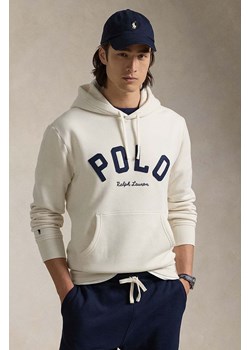 Polo Ralph Lauren bluza męska kolor beżowy z kapturem z nadrukiem 710952040 ze sklepu PRM w kategorii Bluzy męskie - zdjęcie 175481372