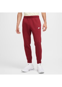 Joggery Nike Sportswear Club Fleece - Czerwony ze sklepu Nike poland w kategorii Spodnie męskie - zdjęcie 175481553