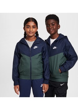 Wodoodporna kurtka z kapturem dla dużych dzieci Nike Sportswear Windrunner - Niebieski ze sklepu Nike poland w kategorii Kurtki chłopięce - zdjęcie 175481874