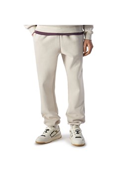 Spodnie Champion Eco Future Fleece Joggers 220424-ES057 - białe ze sklepu streetstyle24.pl w kategorii Spodnie męskie - zdjęcie 175501654