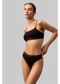 Calvin Klein Underwear Stringi ze sklepu Gomez Fashion Store w kategorii Majtki damskie - zdjęcie 175501910