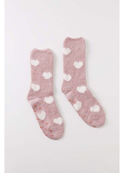 women&apos;secret skarpetki SO FLUFFY HEART damskie kolor różowy 3618708 ze sklepu ANSWEAR.com w kategorii Skarpetki damskie - zdjęcie 175513262