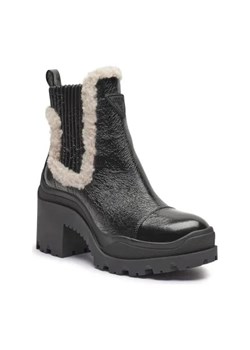 Guess Botki na słupku YVETTE2 Shearling ze sklepu Gomez Fashion Store w kategorii Botki - zdjęcie 175513534