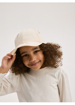 Reserved - Czapka z daszkiem z haftem - złamana biel ze sklepu Reserved w kategorii Czapki dziecięce - zdjęcie 175514983