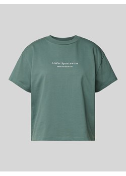 T-shirt o pudełkowym kroju z nadrukiem z logo model ‘Serif’ ze sklepu Peek&Cloppenburg  w kategorii Bluzki damskie - zdjęcie 175528742