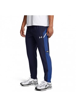 Męskie spodnie treningowe Under Armour UA Woven Utility Pants -granatowe ze sklepu Sportstylestory.com w kategorii Spodnie męskie - zdjęcie 175535182