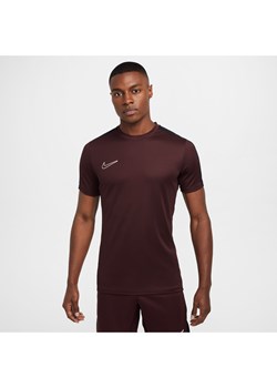 Męska koszulka piłkarska z krótkim rękawem Dri-FIT Nike Academy - Czerwony ze sklepu Nike poland w kategorii T-shirty męskie - zdjęcie 175564992