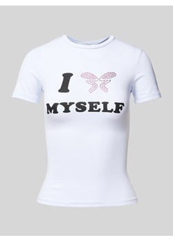 T-shirt z obszyciem kamieniami stras model ‘Love Yourself'’ ze sklepu Peek&Cloppenburg  w kategorii Bluzki damskie - zdjęcie 175570712