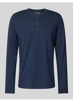 Bluzka z długim rękawem i krótką listwą guzikową ze sklepu Peek&Cloppenburg  w kategorii T-shirty męskie - zdjęcie 175570862