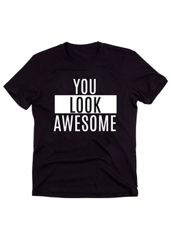 Czarny Klasyczny T-shirt "YOU LOOK AWESOME" ze sklepu Time For Fashion w kategorii Bluzki damskie - zdjęcie 175643903