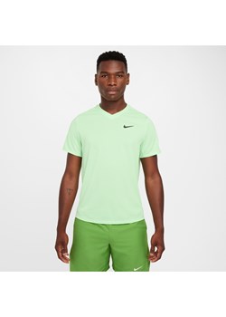 Męska koszulka do tenisa NikeCourt Dri-FIT Victory - Zieleń ze sklepu Nike poland w kategorii T-shirty męskie - zdjęcie 175703992