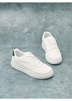 Sinsay - Sneakersy - biały ze sklepu Sinsay w kategorii Trampki damskie - zdjęcie 175718524