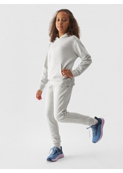 Dziewczęca bluza dresowa nierozpinana z kapturem 4F 4FJWMM00TSWSF1316 - szara ze sklepu Sportstylestory.com w kategorii Bluzy dziewczęce - zdjęcie 175784070