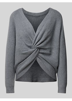 Sweter z dzianiny z dekoltem w serek model ‘Tatina’ ze sklepu Peek&Cloppenburg  w kategorii Swetry damskie - zdjęcie 175816023