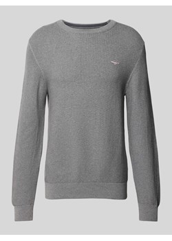Sweter z dzianiny z fakturowanym wzorem i okrągłym dekoltem ze sklepu Peek&Cloppenburg  w kategorii Swetry męskie - zdjęcie 175817504