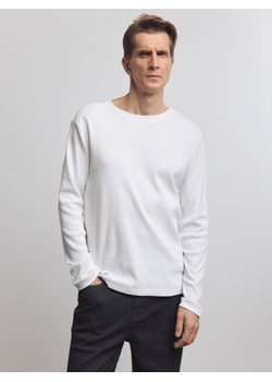 Reserved - Longsleeve slim fit w prążek - biały ze sklepu Reserved w kategorii T-shirty męskie - zdjęcie 175868071