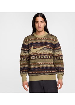 Sweter męski Fair Isle Swoosh Nike Life - Brązowy ze sklepu Nike poland w kategorii Swetry męskie - zdjęcie 175940853