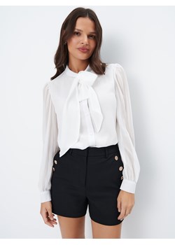 Mohito - Bluzka z wiązaniem - kremowy ze sklepu Mohito w kategorii Bluzki damskie - zdjęcie 175944321