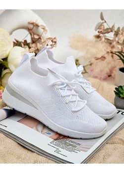 Royalfashion Damskie buty sportowe na koturnie Figa ze sklepu royalfashion.pl w kategorii Buty sportowe damskie - zdjęcie 175980443