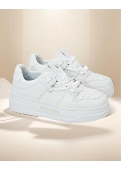 Royalfashion Sneakersy damskie Tobiz ze sklepu royalfashion.pl w kategorii Buty sportowe damskie - zdjęcie 175989091