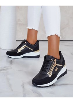 Royalfashion Sportowe sneakersy damskie na koturnie Bizoxi ze sklepu royalfashion.pl w kategorii Buty sportowe damskie - zdjęcie 175996553