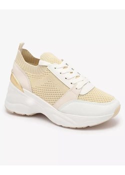 Royalfashion Beżowe sportowe buty sneakersy damskie na koturnie Ezetta ze sklepu royalfashion.pl w kategorii Buty sportowe damskie - zdjęcie 175999293