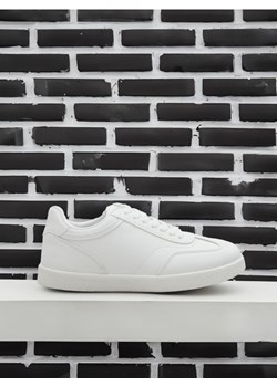 Sinsay - Sneakersy - biały ze sklepu Sinsay w kategorii Buty sportowe damskie - zdjęcie 176075112