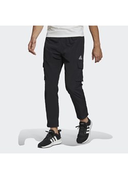 Spodnie adidas Essentials Small Logo Woven Cargo 7/8 ze sklepu Decathlon w kategorii Spodnie męskie - zdjęcie 176090682