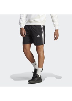 AEROREADY Essentials Chelsea 3-Stripes Shorts ze sklepu Decathlon w kategorii Spodenki męskie - zdjęcie 176091081