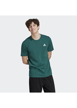 Koszulka sportowa męska adidas Essentials ze sklepu Decathlon w kategorii T-shirty męskie - zdjęcie 176099170