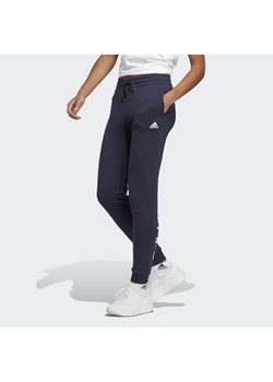 Essentials Linear French Terry Cuffed Pants ze sklepu Decathlon w kategorii Spodnie męskie - zdjęcie 176109112