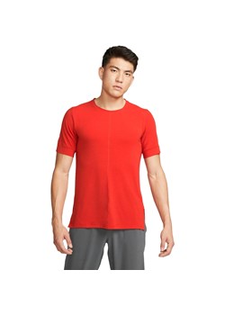 Podkoszulek Nike Yoga Dri-Fit, Mężczyźni ze sklepu Decathlon w kategorii T-shirty męskie - zdjęcie 176149560